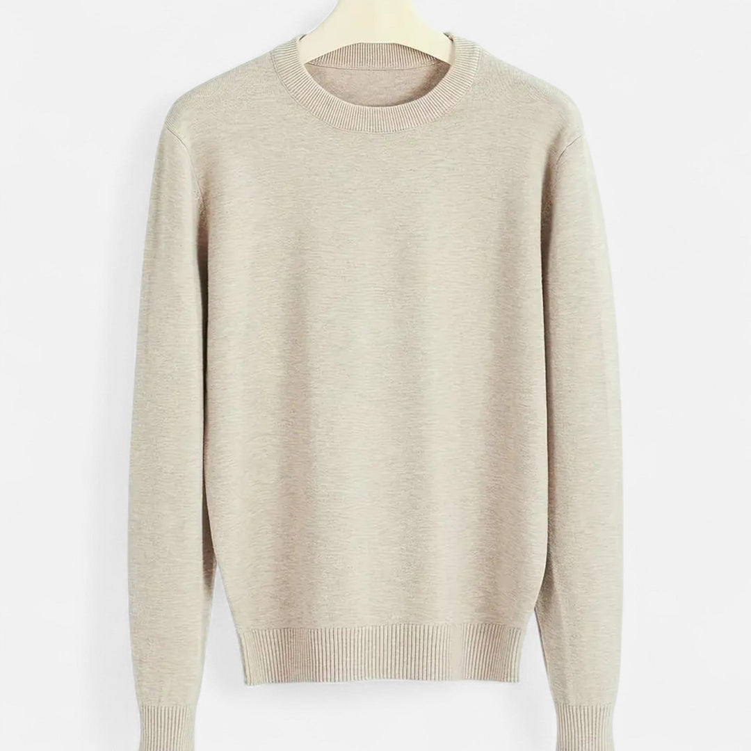 Minimalistisk stickad tröja för män i figurnära modell
