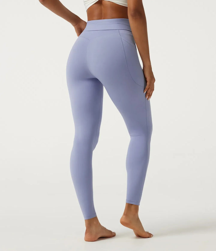 Baksida av högmidjade yogaleggings för dam med snygg passform