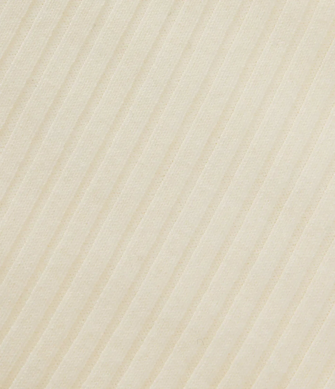 Helhetsbild på elegant damtröja med ståkrage och asymmetrisk skärning