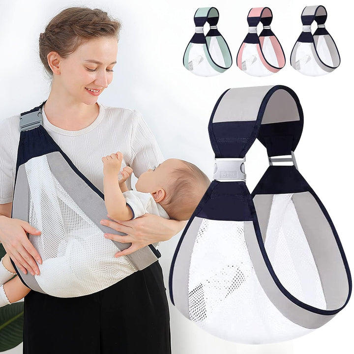 Kvinna som bär ett barn i en ergonomisk bärsele med nättyg