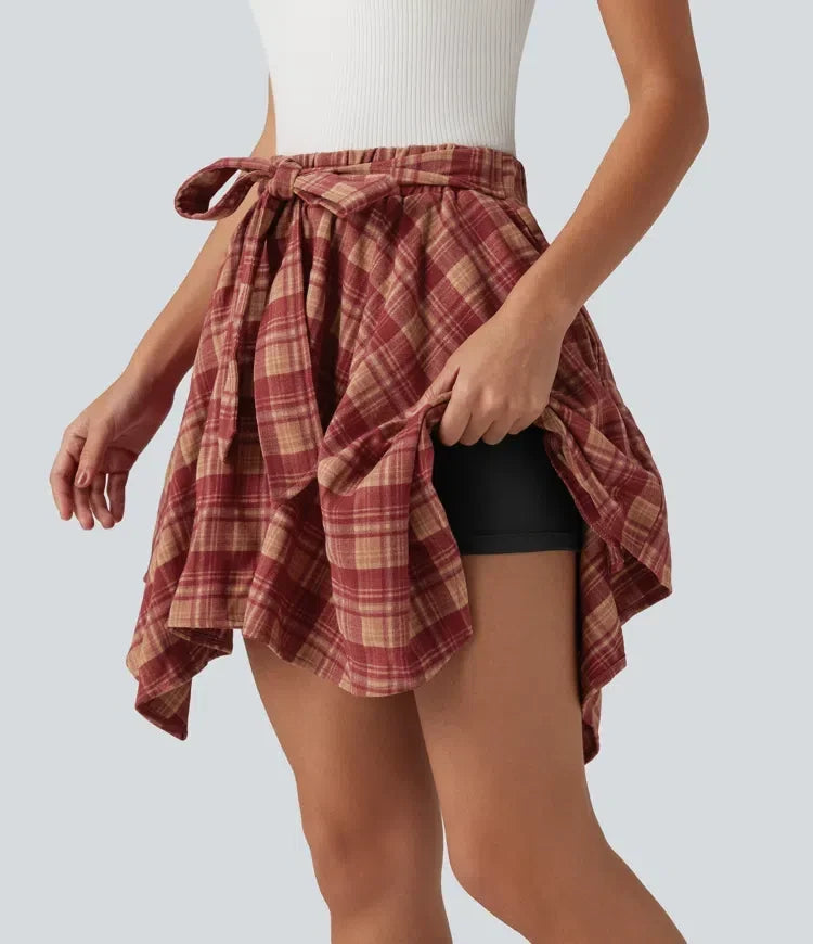 Högmidjad rutig kjol med integrerade shorts och modern passform