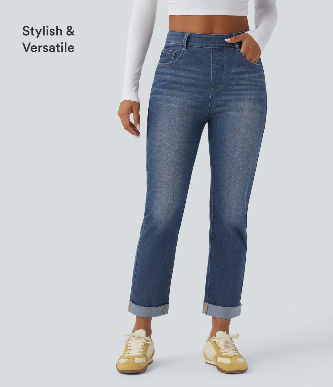 Sida av högmidjade damjeans som visar den smala passformen