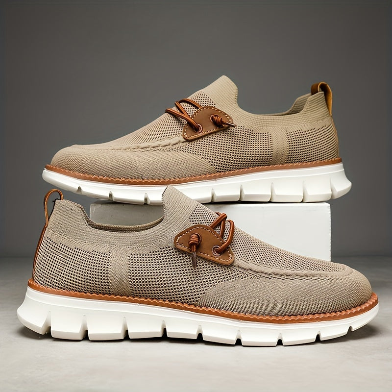 Profilbild av khaki herr slip-ons som visar den stötdämpande yttersulan