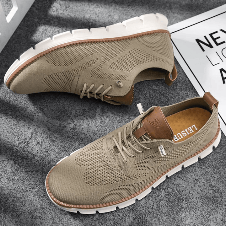 Trendiga sneakers för män med logodetaljer på plösen