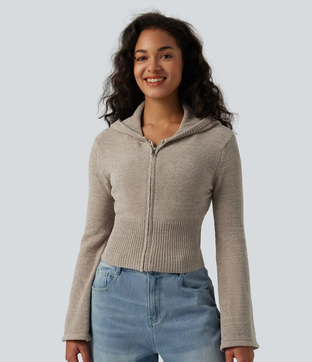 Beige damcardigan med huva och dragkedja framtill i bekväm vardagsmodell