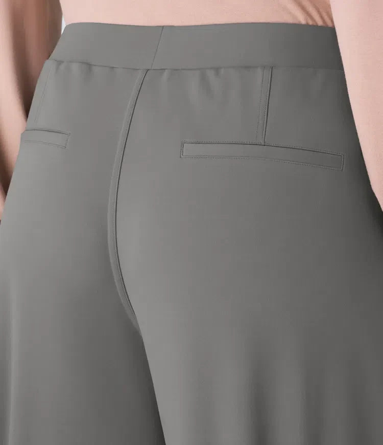 Snygga och bekväma arbetsbyxor för dam i plusstorlek med stretch