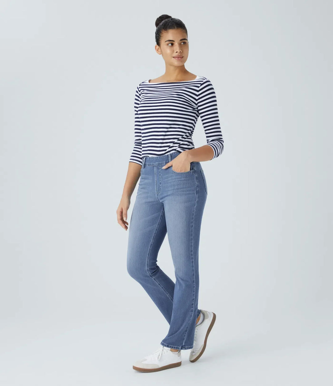 Mångsidiga damjeans med hög midja och bootcut som passar till alla tillfällen