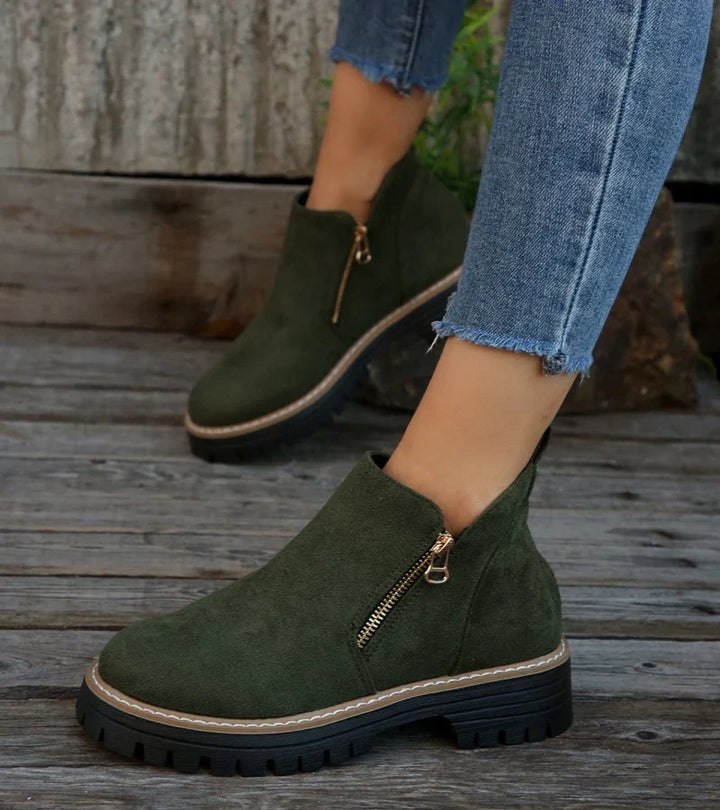 Komfortabla ankelboots för dam från sidan