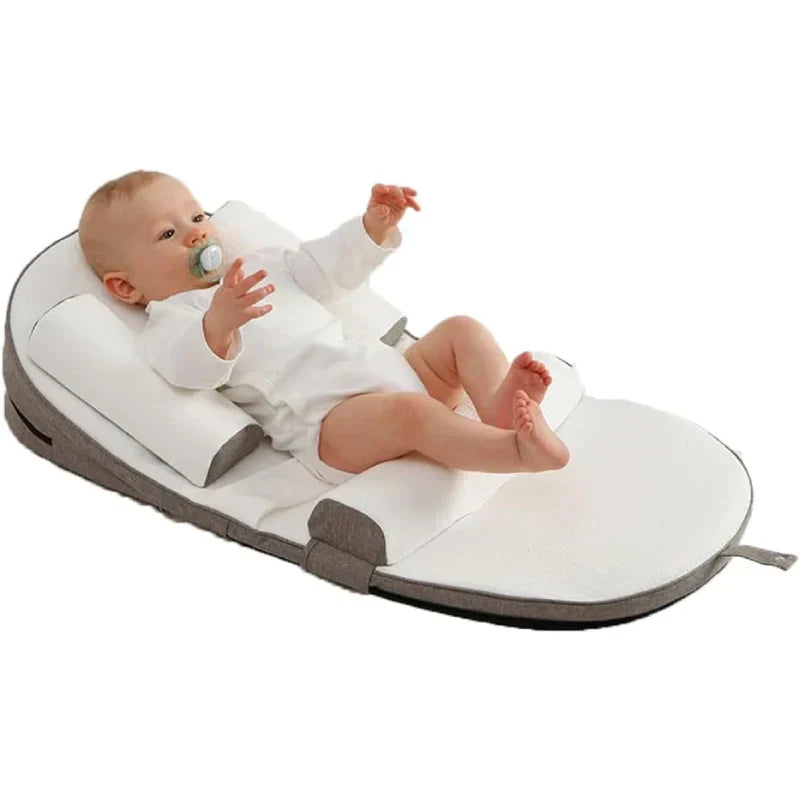 Babytillbehör med ergonomisk lutning för säker och trygg sömn