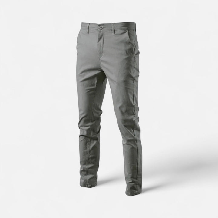 Mångsidiga herrmode byxor för en avslappnad men uppklädd look