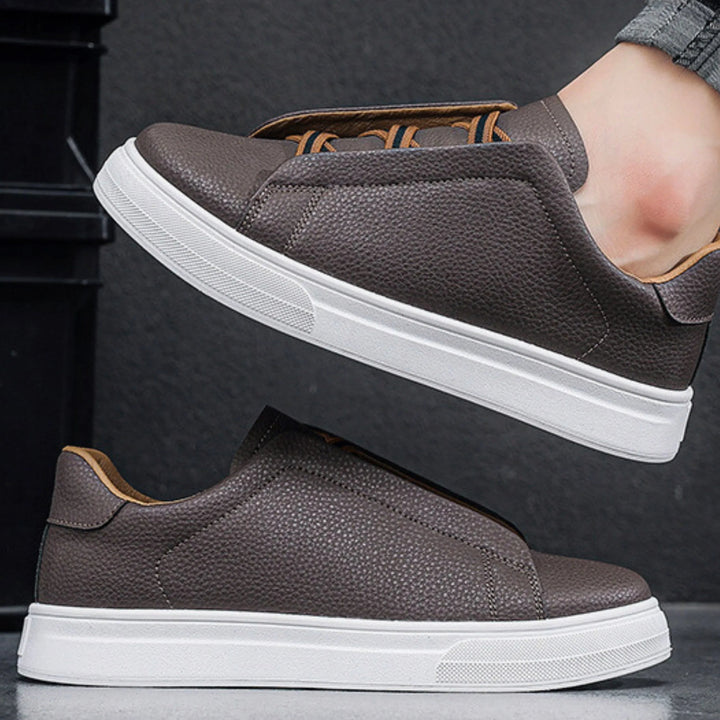 Bekväma herrsneakers i neutral beige nyans