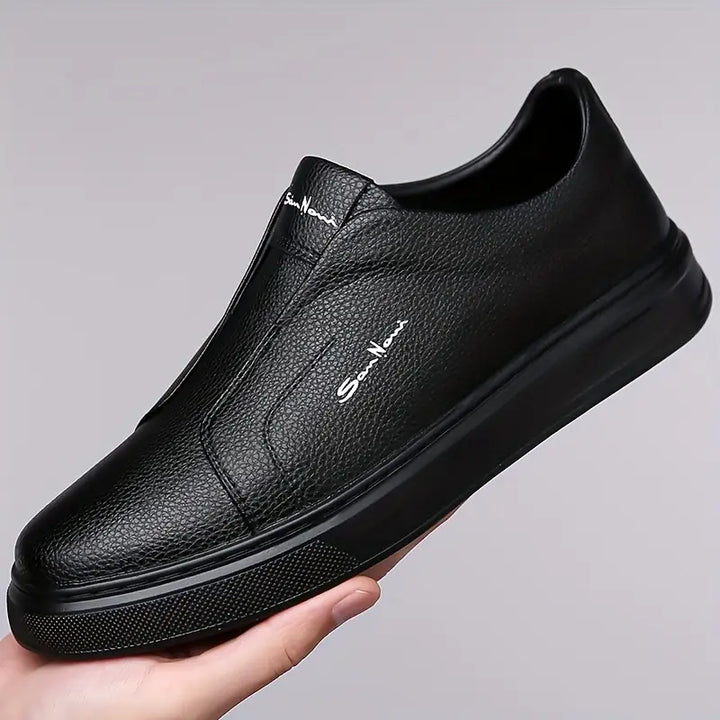 Vita klassiska slip-on sneakers för herrar