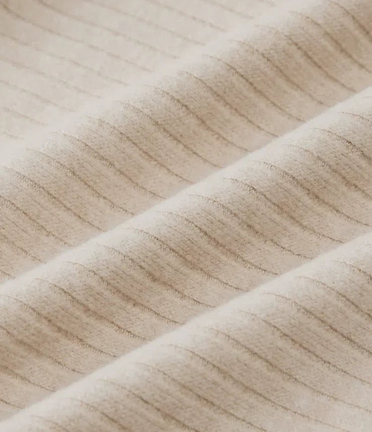 Modern cardigan med fladdermusärmar och trendig ribbad design