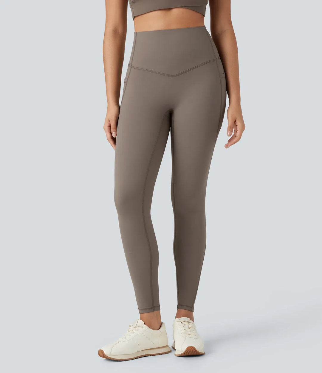 Fickdetalj på bekväma och mjuka vinterleggings