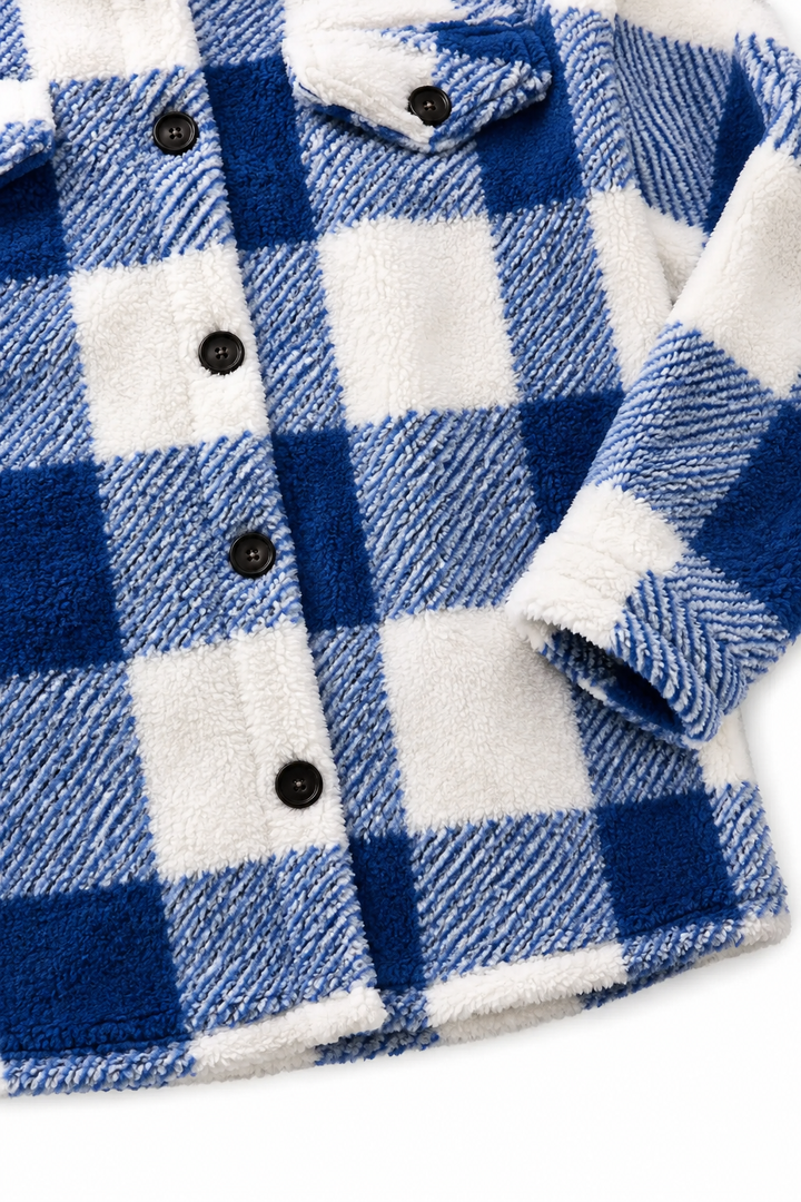 Detaljbild på mjukt tyg och sömmar i Wearbella damjacka