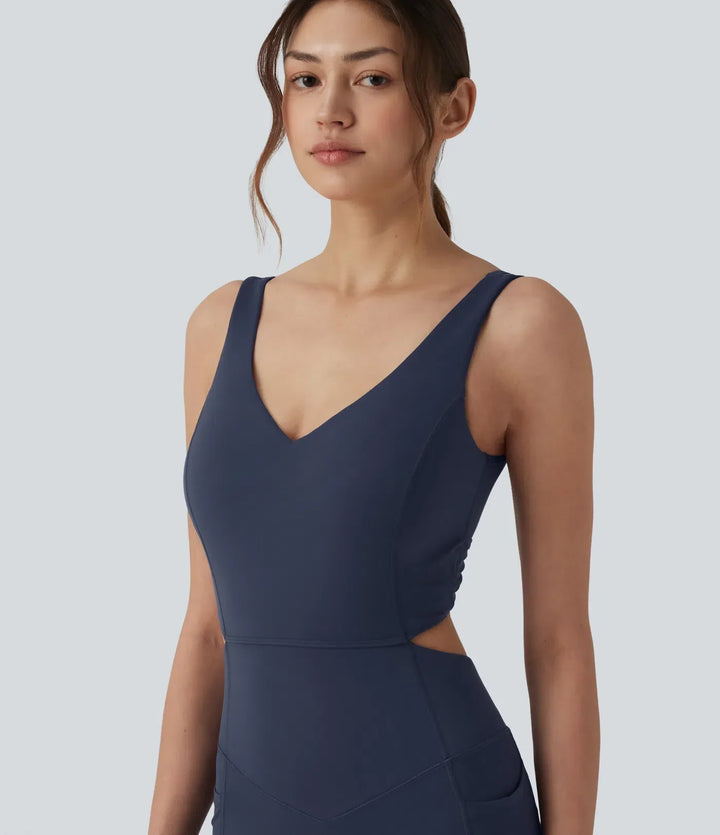 Närbild på tyg och sömmar i bekväm träningsjumpsuit för dam