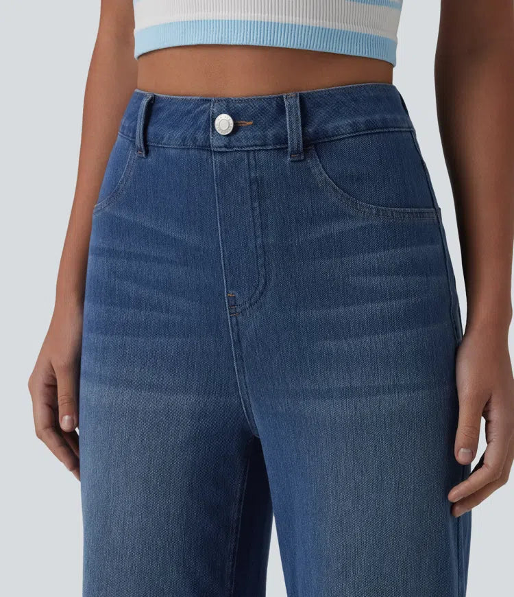 Detaljbild av framfickor på moderiktiga jeans med hög midja
