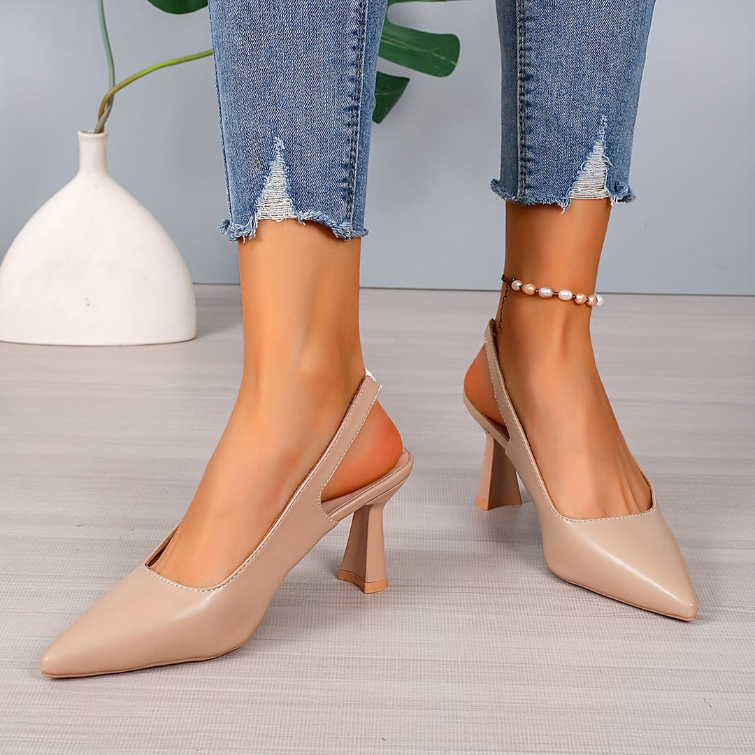 Pumps med slingback och nätt klack som passar till fest och jobb