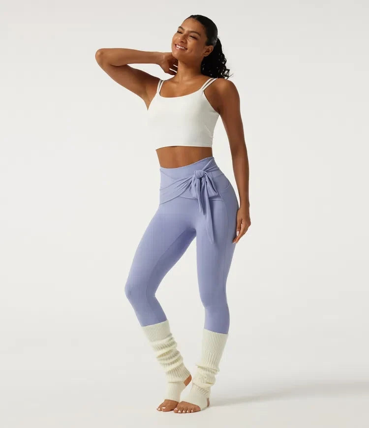 Beiga damträningskläder inklusive mjuka yogaleggings med hög midja