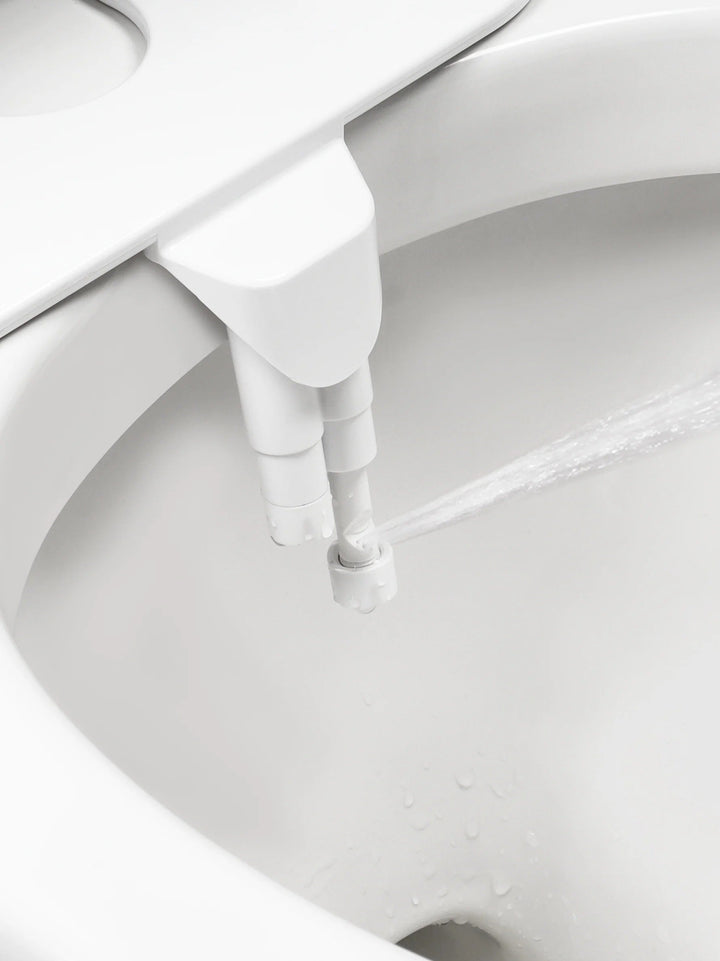 Närbild på kontrollenhet till toalettbidet tillägg
