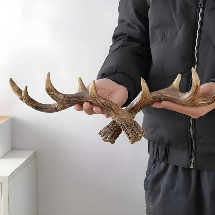 Stilren väggdekoration och förvaring i form av en hornkrok