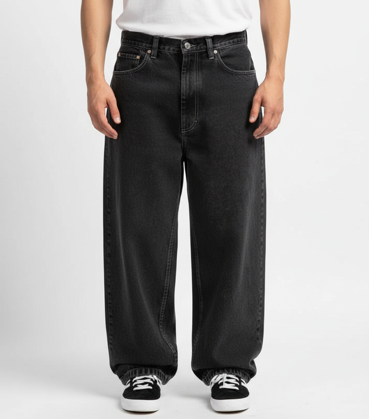 Detaljbild på sömmar och slitstarkt tyg på herr jeans David