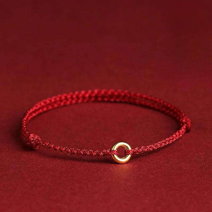 Detaljbild av ett unikt kabbalah armband med positiv energi