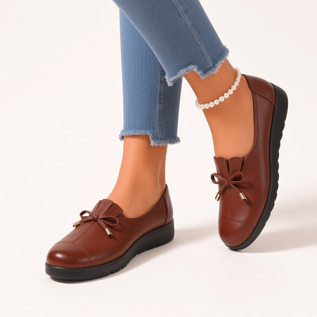 Beiga eleganta damloafers med mjuk design och rund tå för vardagsskor