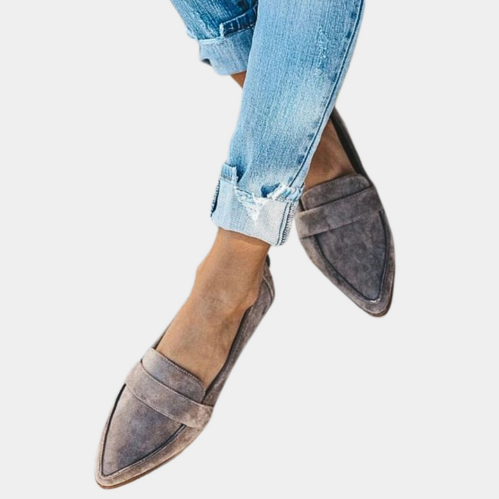 Trendiga damloafers med spetsig tå och mjuk design för dam