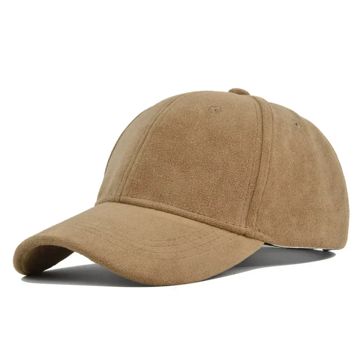 Stilren baseballkeps som passar perfekt till en avslappnad streetwear-outfit
