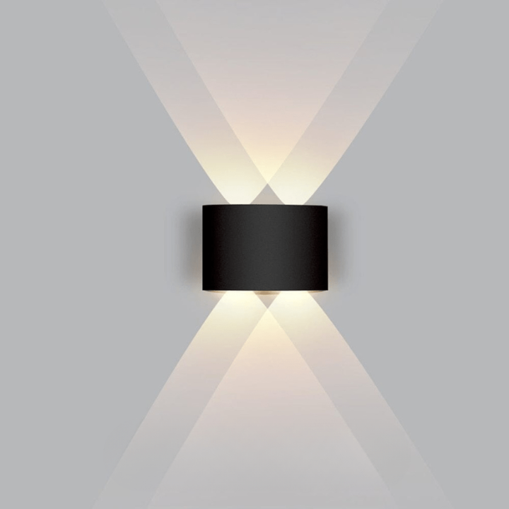 Kompakt svart LED utomhusvägglampa med stilren design