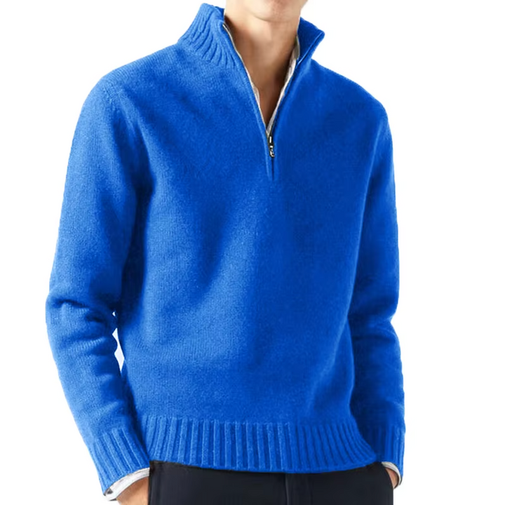 Helbild på modell som bär den moderiktiga polotröjan med halvzip