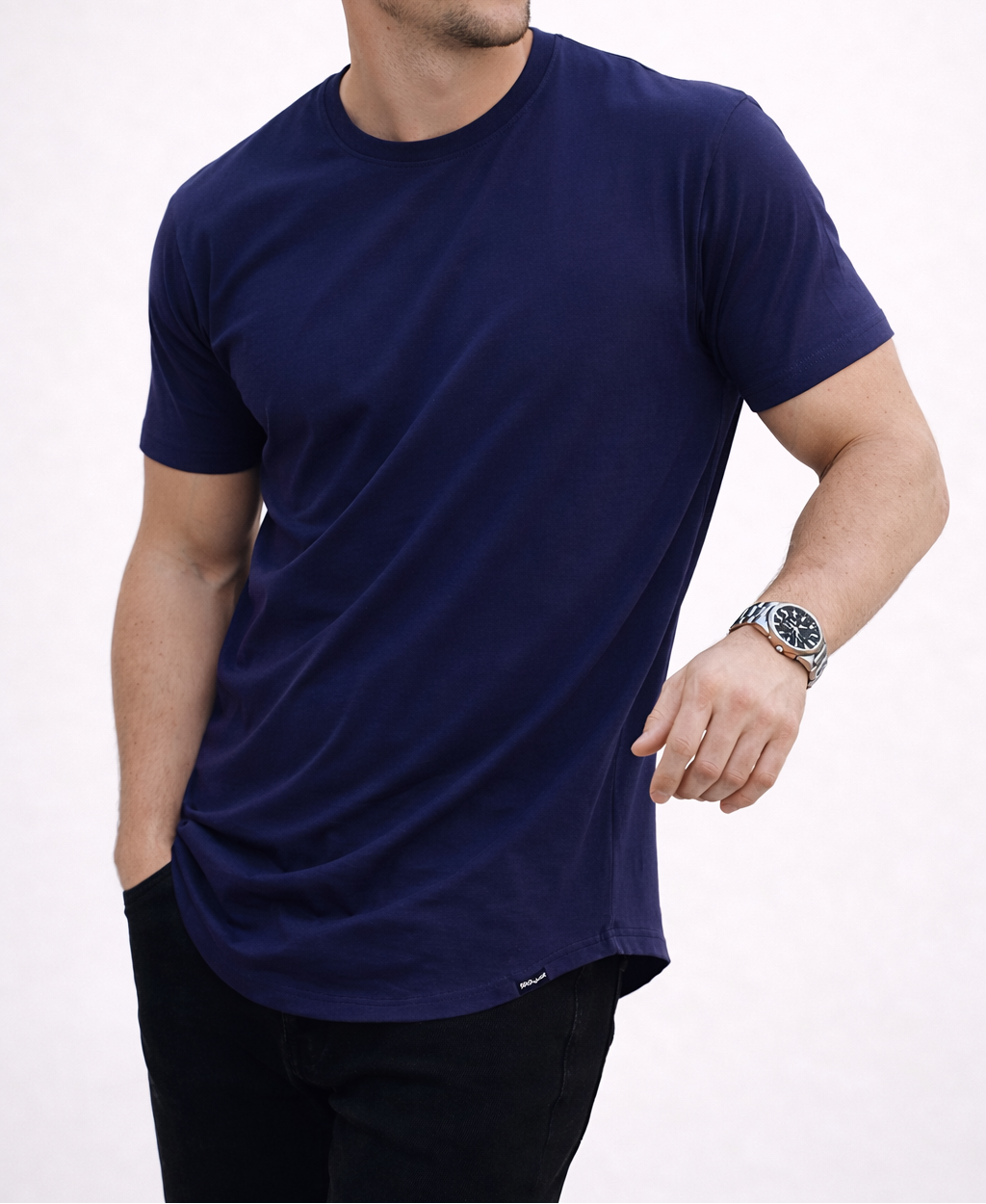 Svart essential t-shirt för män med kort ärm och modern passform