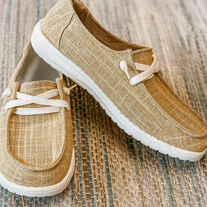 Dam sneakers i helhet från sidan, bekväma vardagsskor med vit sula