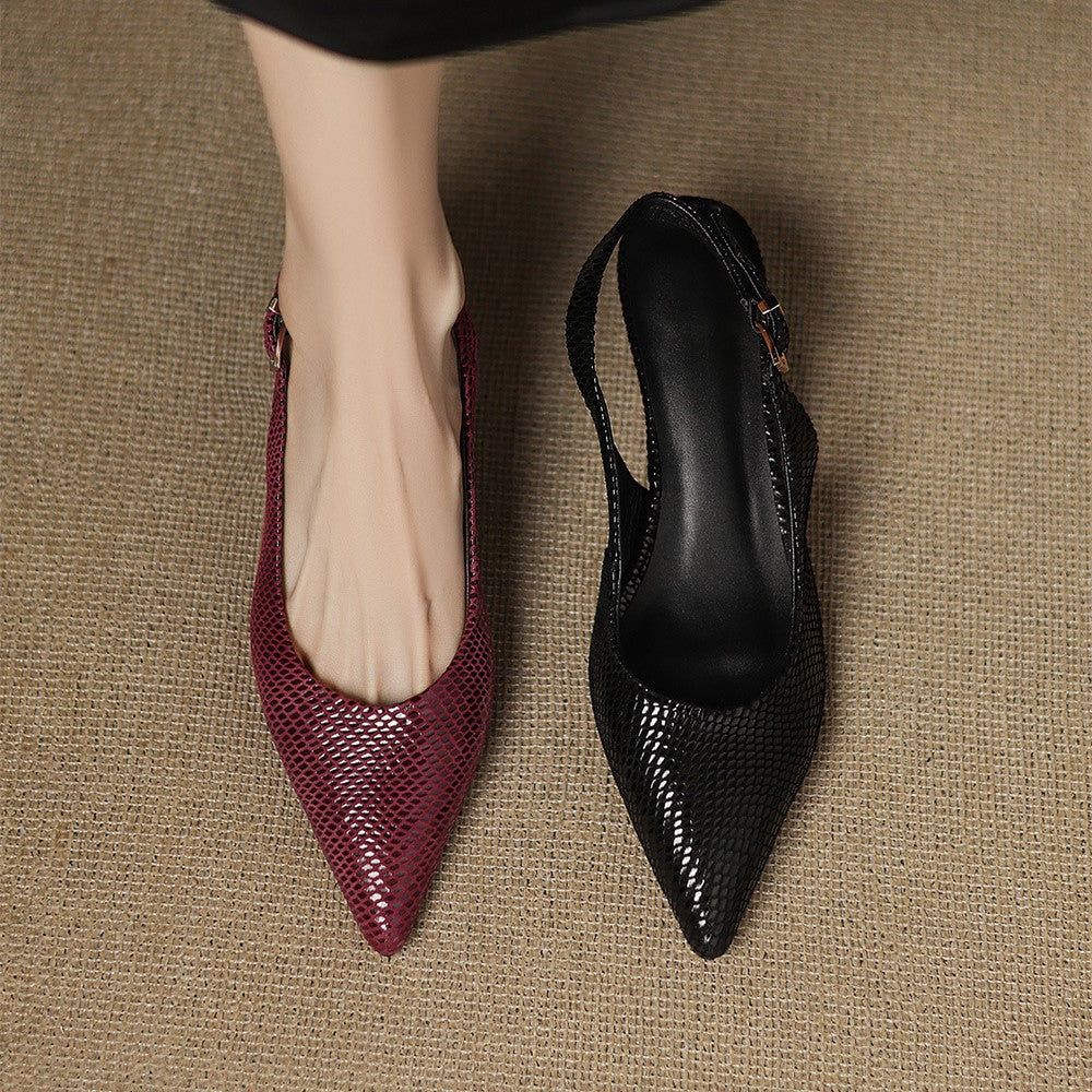 Eleganta slingbacks i onyxsvart med smal klack för fest