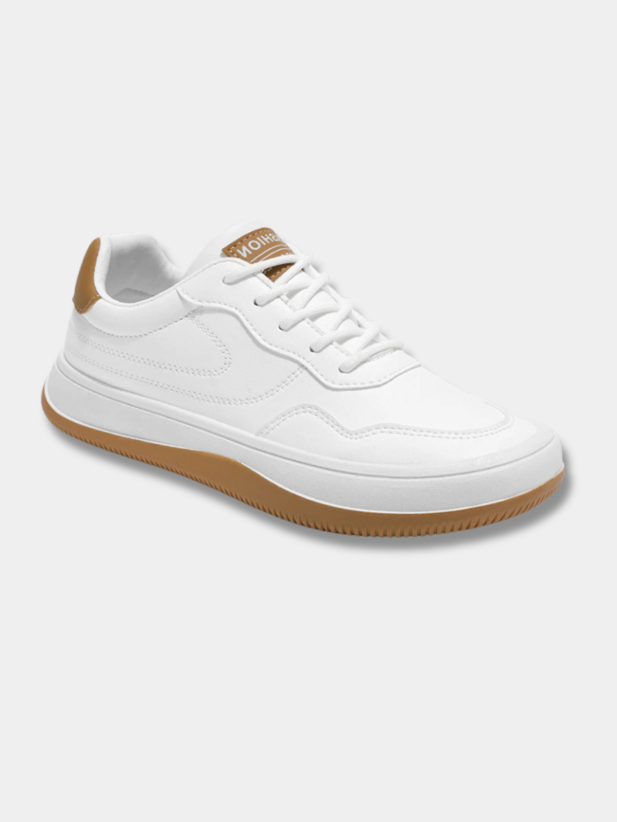 Vit herr sneaker i stilren och klassisk design