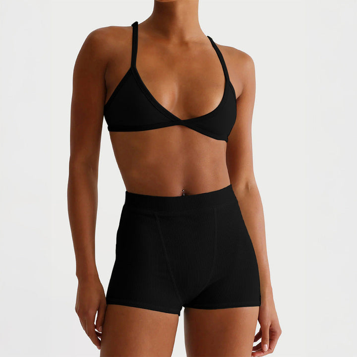 Svart träningsset med sport-bh och shorts med hög midja