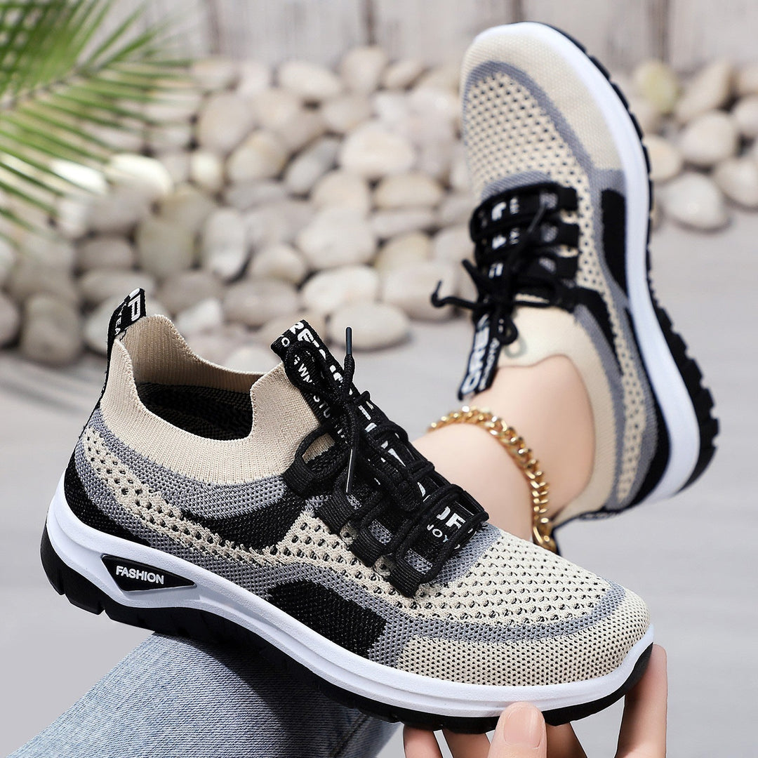 Dam Delphine bekväma sneakers i vardagsdesign med ortopedisk hålfotsstöd