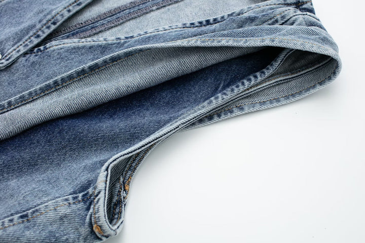 Snygg ärmlös topp i jeanstyg, perfekt för sommaroutfits