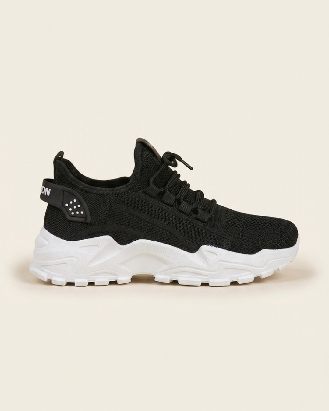 Maya svarta sportiga sneakers från sidan