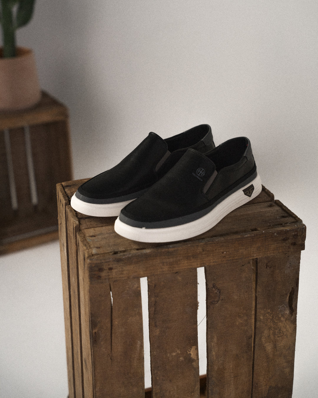 Frächa vita slip-ons för herr som passar till alla sommaroutfits