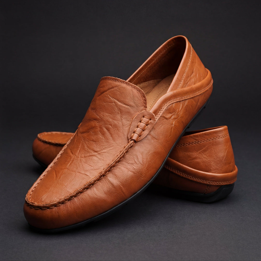 Marinblå slip-on skor för män med flexibel sula