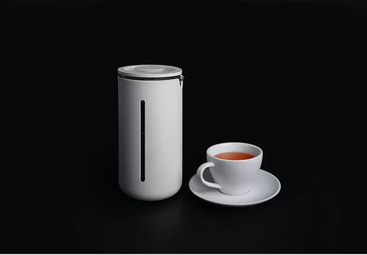 Detaljbild på det rostfria filtret till den värmebeständiga franska pressen för kaffe och te
