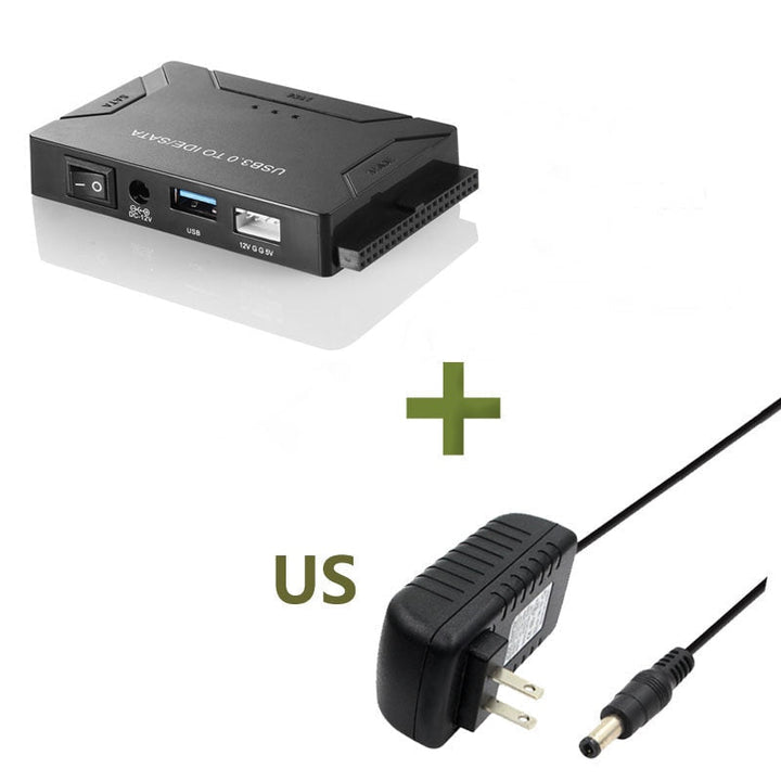 Närbild på anslutningar och portar på en mångsidig HDD adapter för säkerhetskopiering.