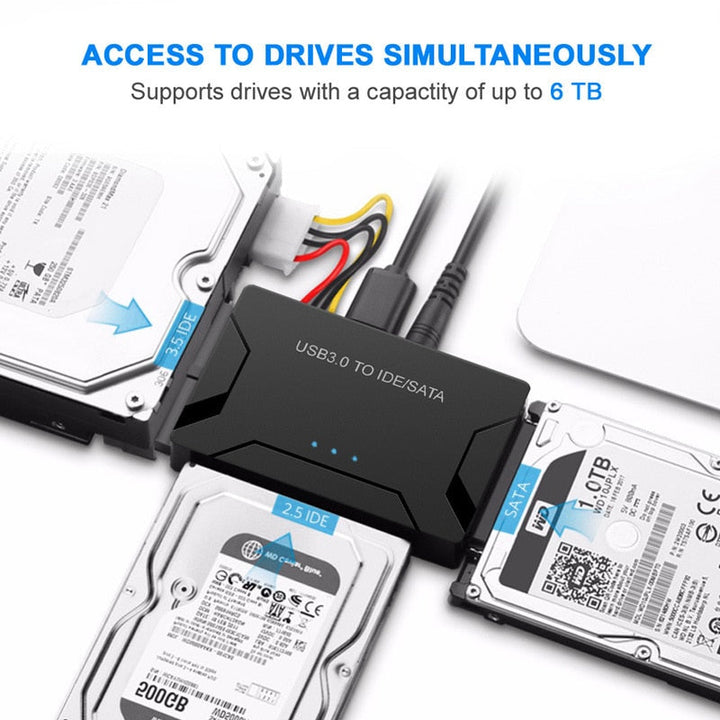 Hårddiskadapter med USB 3.0-kabel inkopplad i bärbar dator för smidig filöverföring.