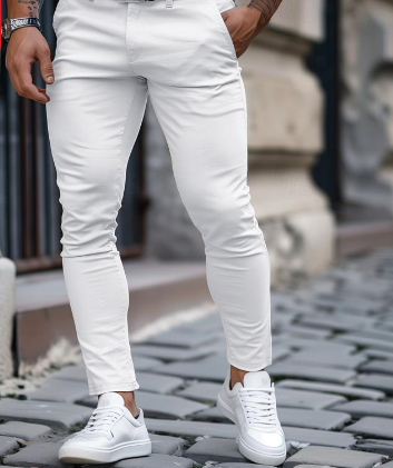 Slim fit hernjeans med stretch i klassisk modell framifrån