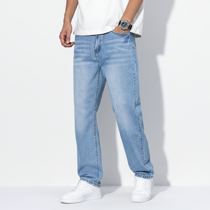 Moderna och bekväma jeans för herrar med rak passform