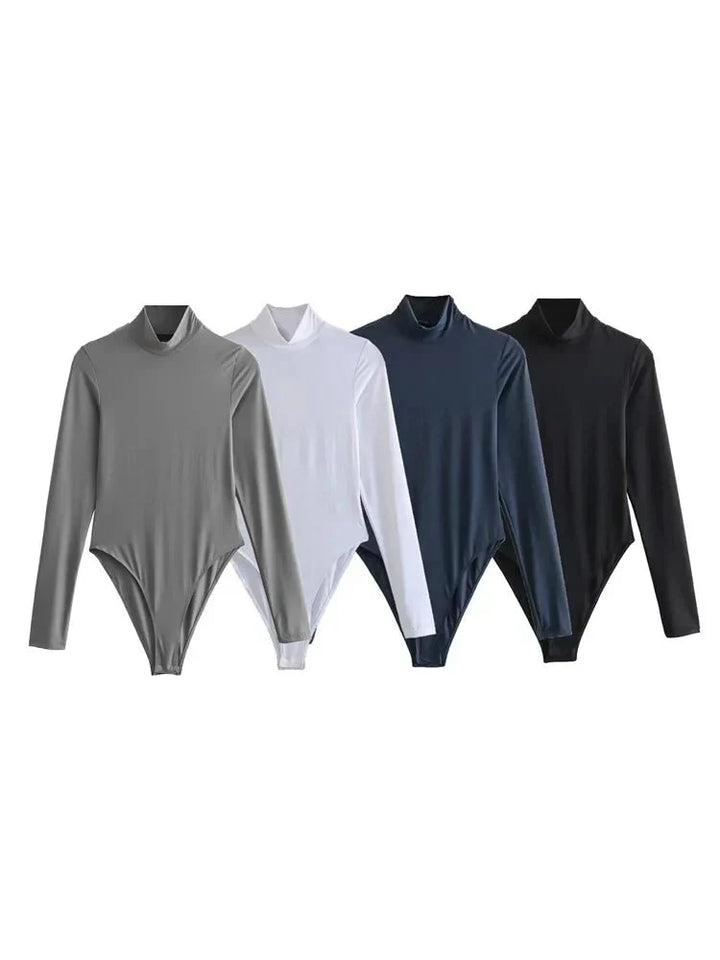 Modell som visar mångsidig turtleneck bodysuit för vardag och fest