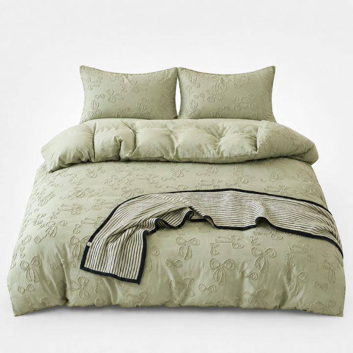 Stämningsfull bild på Tuftly tuftat bäddset i modern hemtextil-stil
