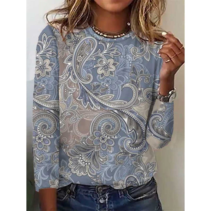 Hela outfiten med blommönstrad damtröja för vardagsmode.